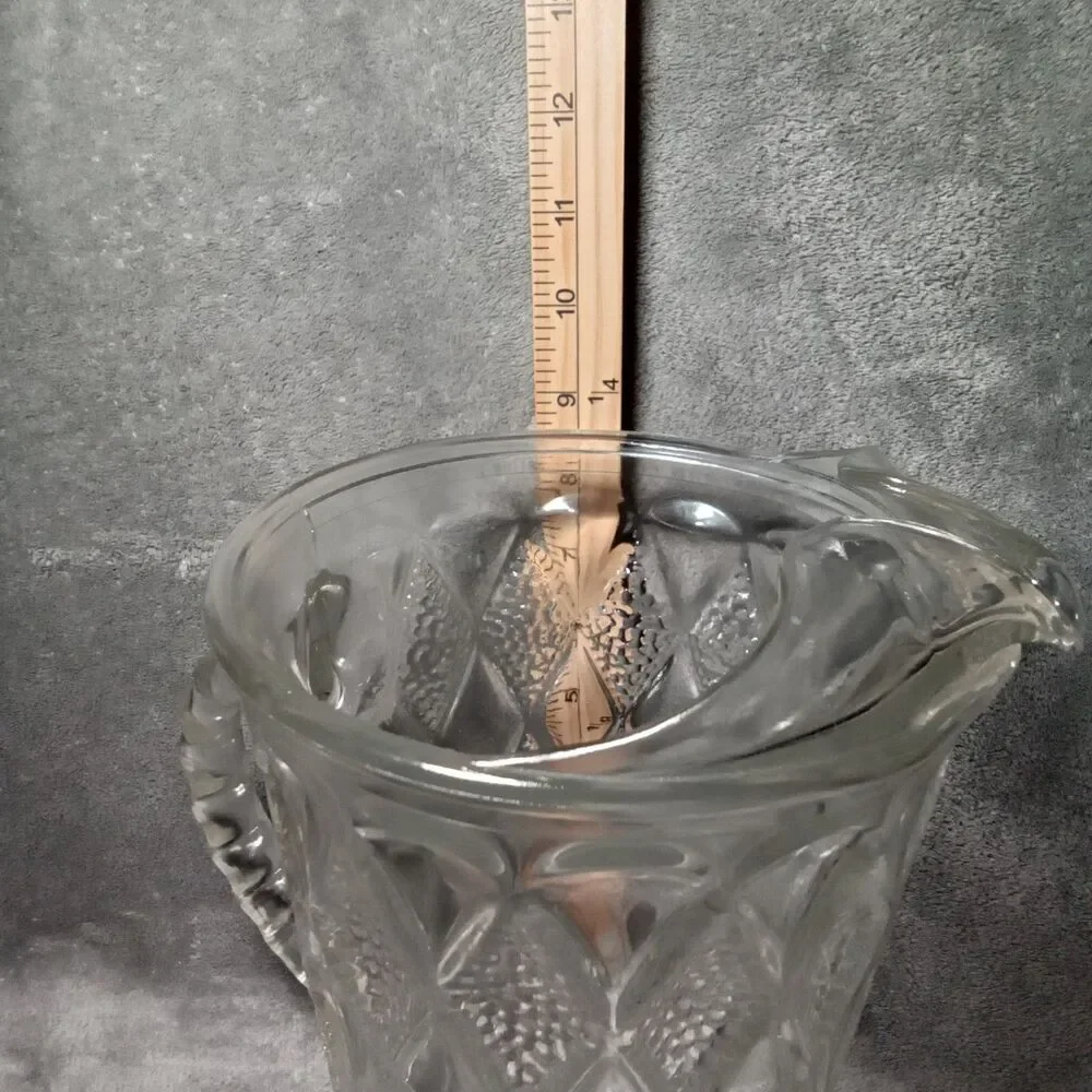 glass pitcher‎ with handle